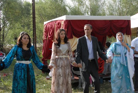 Yüksekova'da 05-06 Haziran 2010 tarihleri arasında evlenen çiftleri sizler için sayfamıza taşıdık.