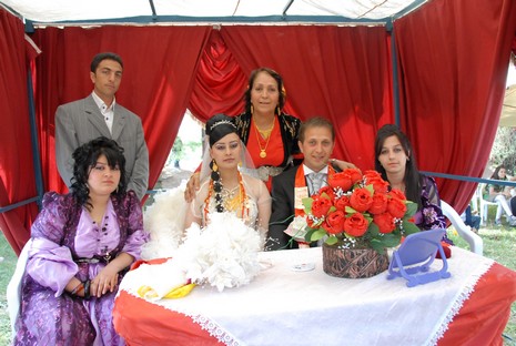 Yüksekova'da 05-06 Haziran 2010 tarihleri arasında evlenen çiftleri sizler için sayfamıza taşıdık.
