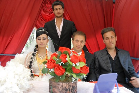 Yüksekova'da 05-06 Haziran 2010 tarihleri arasında evlenen çiftleri sizler için sayfamıza taşıdık.