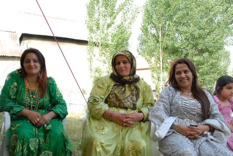 Yüksekova'da 05-06 Haziran 2010 tarihleri arasında evlenen çiftleri sizler için sayfamıza taşıdık.