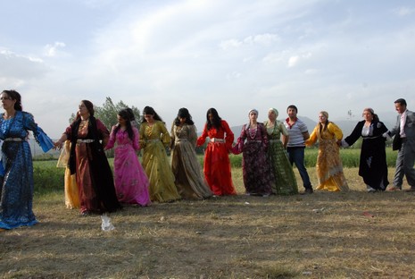 Yüksekova'da 05-06 Haziran 2010 tarihleri arasında evlenen çiftleri sizler için sayfamıza taşıdık.