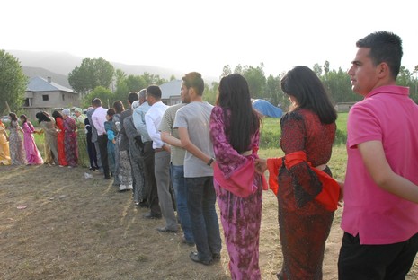 Yüksekova'da 05-06 Haziran 2010 tarihleri arasında evlenen çiftleri sizler için sayfamıza taşıdık.