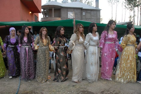 Yüksekova'da 05-06 Haziran 2010 tarihleri arasında evlenen çiftleri sizler için sayfamıza taşıdık.