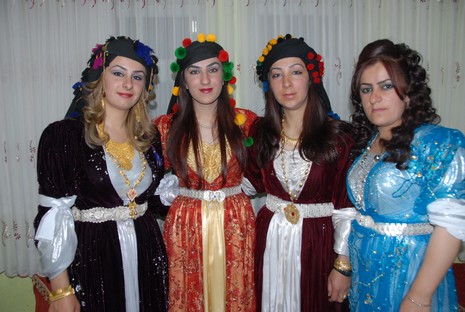 Yüksekova'da 05-06 Haziran 2010 tarihleri arasında evlenen çiftleri sizler için sayfamıza taşıdık.