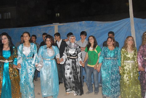 Yüksekova'da 05-06 Haziran 2010 tarihleri arasında evlenen çiftleri sizler için sayfamıza taşıdık.