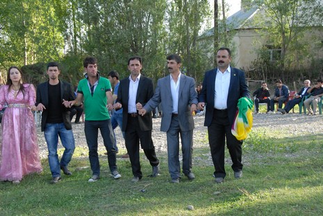 Yüksekova'da 05-06 Haziran 2010 tarihleri arasında evlenen çiftleri sizler için sayfamıza taşıdık.