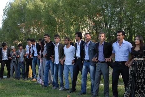 Yüksekova'da 05-06 Haziran 2010 tarihleri arasında evlenen çiftleri sizler için sayfamıza taşıdık.