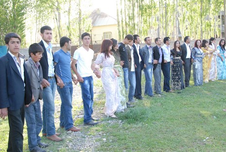 Yüksekova'da 05-06 Haziran 2010 tarihleri arasında evlenen çiftleri sizler için sayfamıza taşıdık.