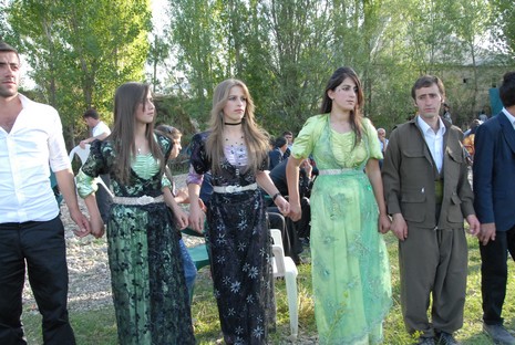 Yüksekova'da 05-06 Haziran 2010 tarihleri arasında evlenen çiftleri sizler için sayfamıza taşıdık.