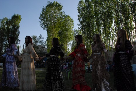 Yüksekova'da 05-06 Haziran 2010 tarihleri arasında evlenen çiftleri sizler için sayfamıza taşıdık.