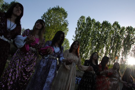 Yüksekova'da 05-06 Haziran 2010 tarihleri arasında evlenen çiftleri sizler için sayfamıza taşıdık.