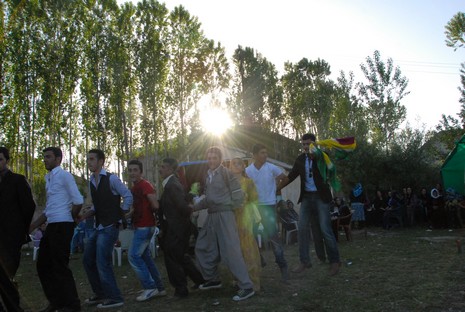 Yüksekova'da 05-06 Haziran 2010 tarihleri arasında evlenen çiftleri sizler için sayfamıza taşıdık.