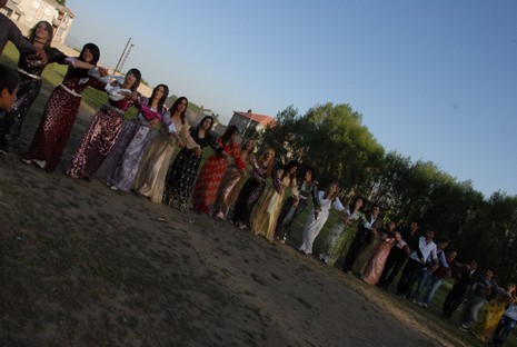 Yüksekova'da 05-06 Haziran 2010 tarihleri arasında evlenen çiftleri sizler için sayfamıza taşıdık.