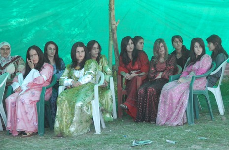 Yüksekova'da 05-06 Haziran 2010 tarihleri arasında evlenen çiftleri sizler için sayfamıza taşıdık.