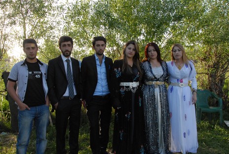 Yüksekova'da 05-06 Haziran 2010 tarihleri arasında evlenen çiftleri sizler için sayfamıza taşıdık.