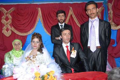 Yüksekova'da 05-06 Haziran 2010 tarihleri arasında evlenen çiftleri sizler için sayfamıza taşıdık.