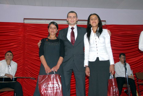 Yüksekova YOKAP kapsamında düzenlenen ses yarışması ilköğretin ve ortaöğretim öğrenciler arası ses yarışması düzenlendi.