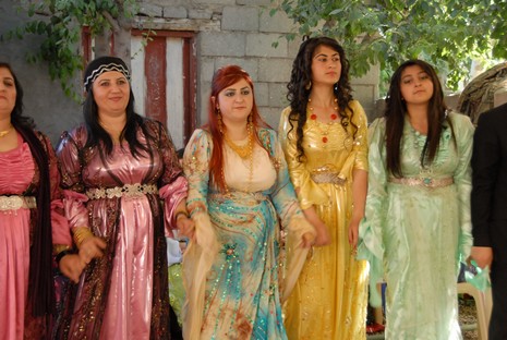 Yüksekova'da 12-13 Haziran 2010 tarihleri arasında evlenen çiftleri sizler için sayfamıza taşıdık.