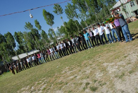 Yüksekova'da 12-13 Haziran 2010 tarihleri arasında evlenen çiftleri sizler için sayfamıza taşıdık.