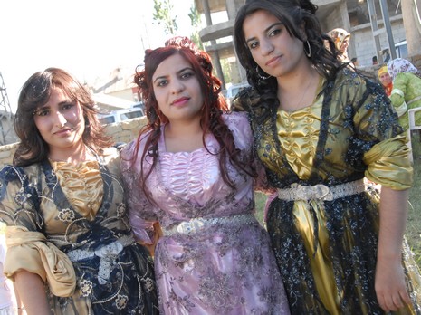 Yüksekova'da 12-13 Haziran 2010 tarihleri arasında evlenen çiftleri sizler için sayfamıza taşıdık.