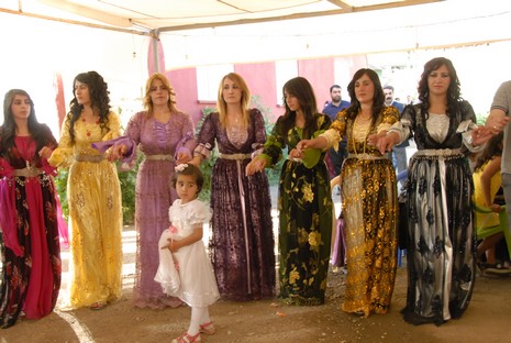 Yüksekova'da 12-13 Haziran 2010 tarihleri arasında evlenen çiftleri sizler için sayfamıza taşıdık.