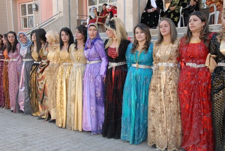 Yüksekova'da 12-13 Haziran 2010 tarihleri arasında evlenen çiftleri sizler için sayfamıza taşıdık.