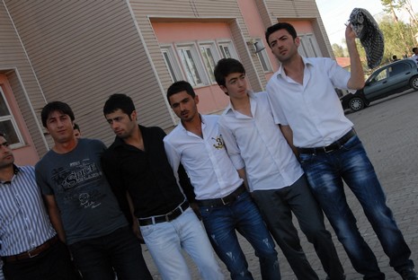 Yüksekova'da 12-13 Haziran 2010 tarihleri arasında evlenen çiftleri sizler için sayfamıza taşıdık.