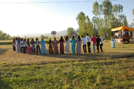 Yüksekova'da 12-13 Haziran 2010 tarihleri arasında evlenen çiftleri sizler için sayfamıza taşıdık.