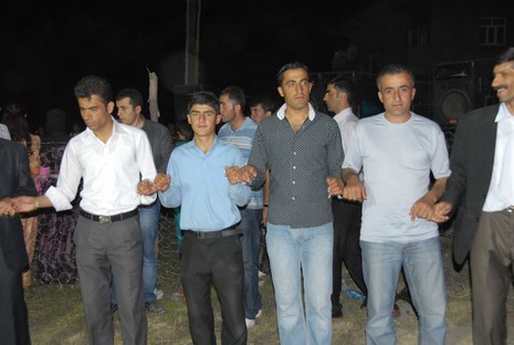 Yüksekova'da 12-13 Haziran 2010 tarihleri arasında evlenen çiftleri sizler için sayfamıza taşıdık.