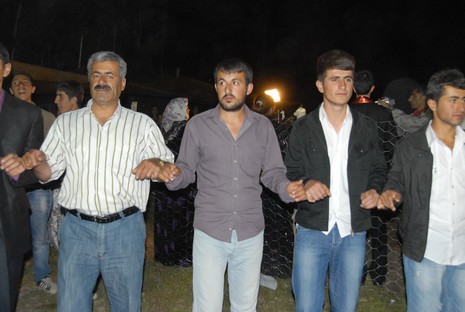 Yüksekova'da 12-13 Haziran 2010 tarihleri arasında evlenen çiftleri sizler için sayfamıza taşıdık.