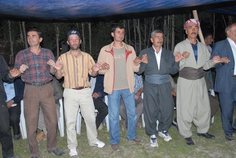 Yüksekova'da 12-13 Haziran 2010 tarihleri arasında evlenen çiftleri sizler için sayfamıza taşıdık.