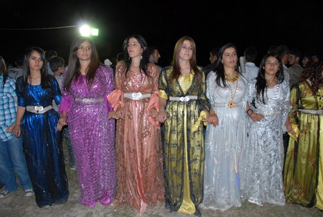 Yüksekova'da 12-13 Haziran 2010 tarihleri arasında evlenen çiftleri sizler için sayfamıza taşıdık.