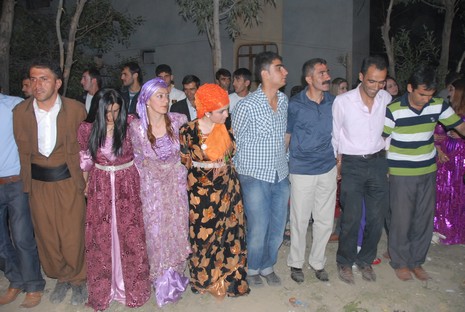 Yüksekova'da 12-13 Haziran 2010 tarihleri arasında evlenen çiftleri sizler için sayfamıza taşıdık.