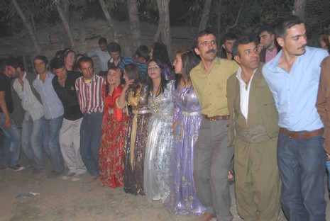 Yüksekova'da 12-13 Haziran 2010 tarihleri arasında evlenen çiftleri sizler için sayfamıza taşıdık.