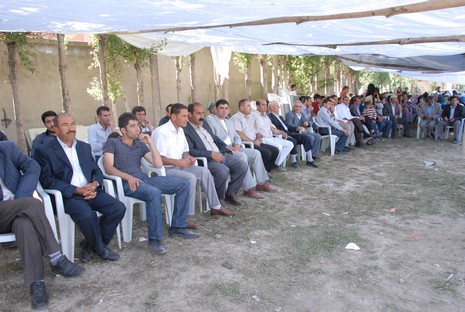 Yüksekova'da 12-13 Haziran 2010 tarihleri arasında evlenen çiftleri sizler için sayfamıza taşıdık.