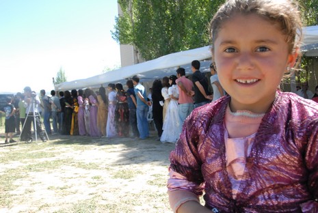 Yüksekova'da 12-13 Haziran 2010 tarihleri arasında evlenen çiftleri sizler için sayfamıza taşıdık.