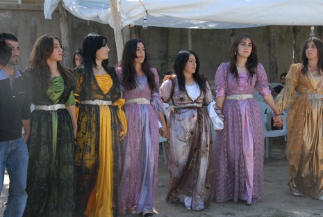 Yüksekova'da 12-13 Haziran 2010 tarihleri arasında evlenen çiftleri sizler için sayfamıza taşıdık.