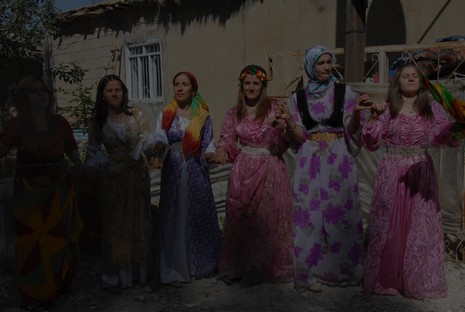 Yüksekova'da 12-13 Haziran 2010 tarihleri arasında evlenen çiftleri sizler için sayfamıza taşıdık.