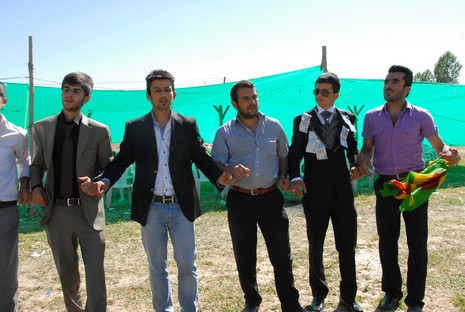 Yüksekova'da 12-13 Haziran 2010 tarihleri arasında evlenen çiftleri sizler için sayfamıza taşıdık.