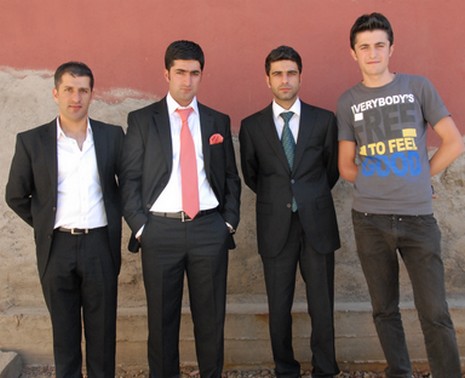 Yüksekova'da 12-13 Haziran 2010 tarihleri arasında evlenen çiftleri sizler için sayfamıza taşıdık.