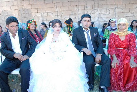 Yüksekova'da 12-13 Haziran 2010 tarihleri arasında evlenen çiftleri sizler için sayfamıza taşıdık.