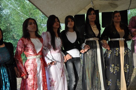 Yüksekova'da 19-20 Haziran 2010 tarihleri arasında evlenen çiftleri sizler için sayfamıza taşıdık.