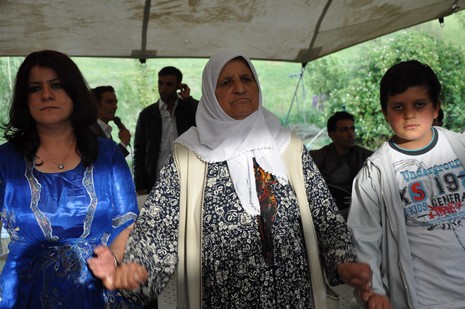 Yüksekova'da 19-20 Haziran 2010 tarihleri arasında evlenen çiftleri sizler için sayfamıza taşıdık.