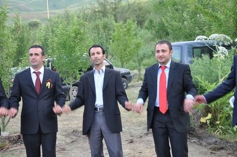 Yüksekova'da 19-20 Haziran 2010 tarihleri arasında evlenen çiftleri sizler için sayfamıza taşıdık.