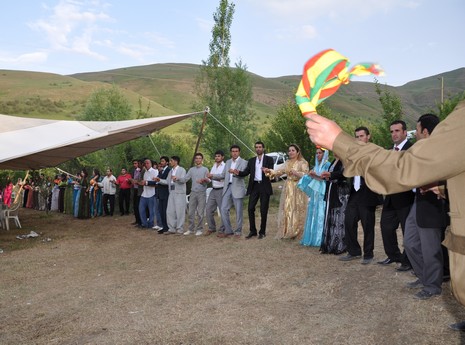 Yüksekova'da 19-20 Haziran 2010 tarihleri arasında evlenen çiftleri sizler için sayfamıza taşıdık.