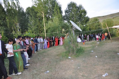 Yüksekova'da 19-20 Haziran 2010 tarihleri arasında evlenen çiftleri sizler için sayfamıza taşıdık.