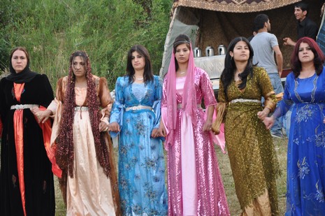 Yüksekova'da 19-20 Haziran 2010 tarihleri arasında evlenen çiftleri sizler için sayfamıza taşıdık.