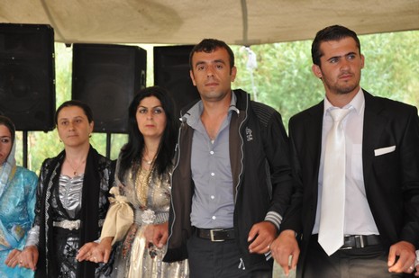 Yüksekova'da 19-20 Haziran 2010 tarihleri arasında evlenen çiftleri sizler için sayfamıza taşıdık.