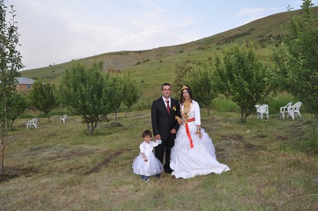 Yüksekova'da 19-20 Haziran 2010 tarihleri arasında evlenen çiftleri sizler için sayfamıza taşıdık.