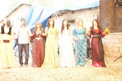 Yüksekova'da 19-20 Haziran 2010 tarihleri arasında evlenen çiftleri sizler için sayfamıza taşıdık.